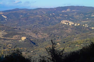 Vista della zona di Seggiano e del Castello di Potentino